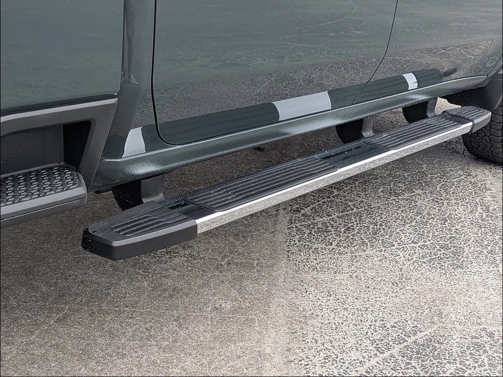 Chevrolet Silverado 2500HD LT 4WD Crew Cab 159" 2026 — side view