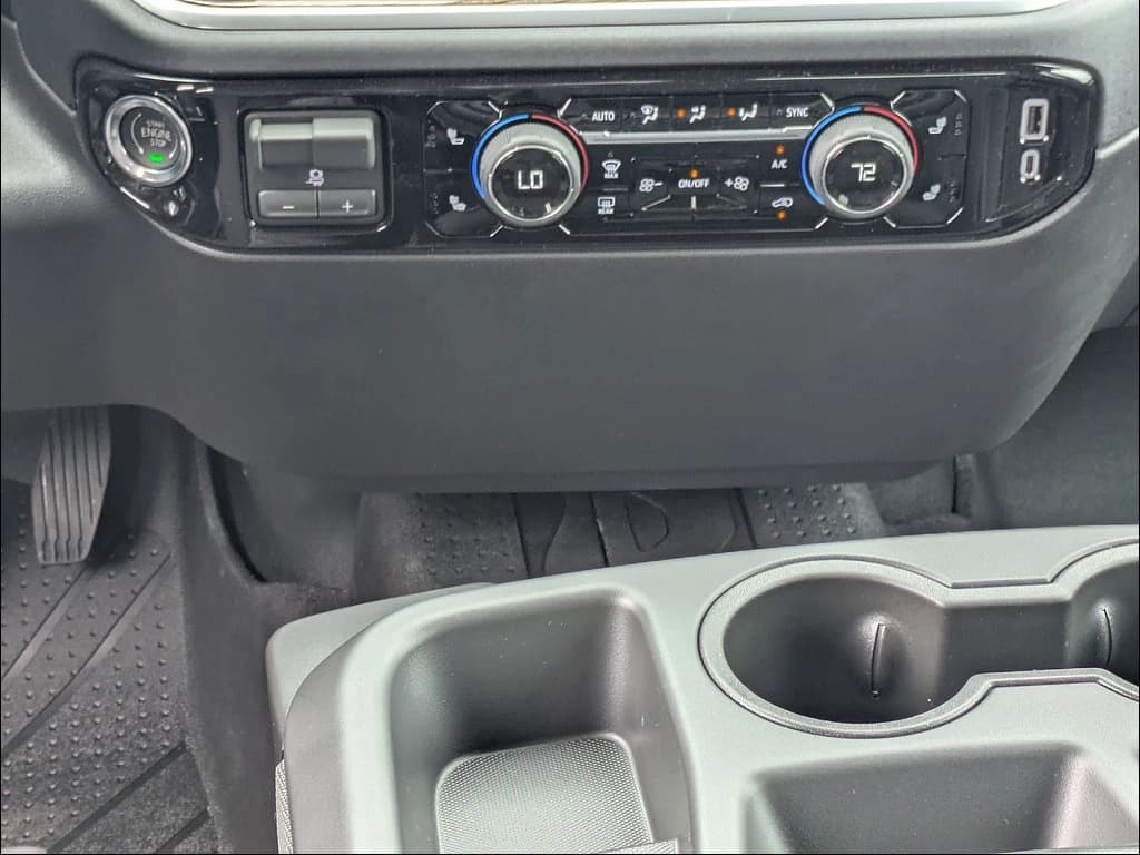 Chevrolet Silverado 2500HD LT 4WD Crew Cab 159" 2026 — side view