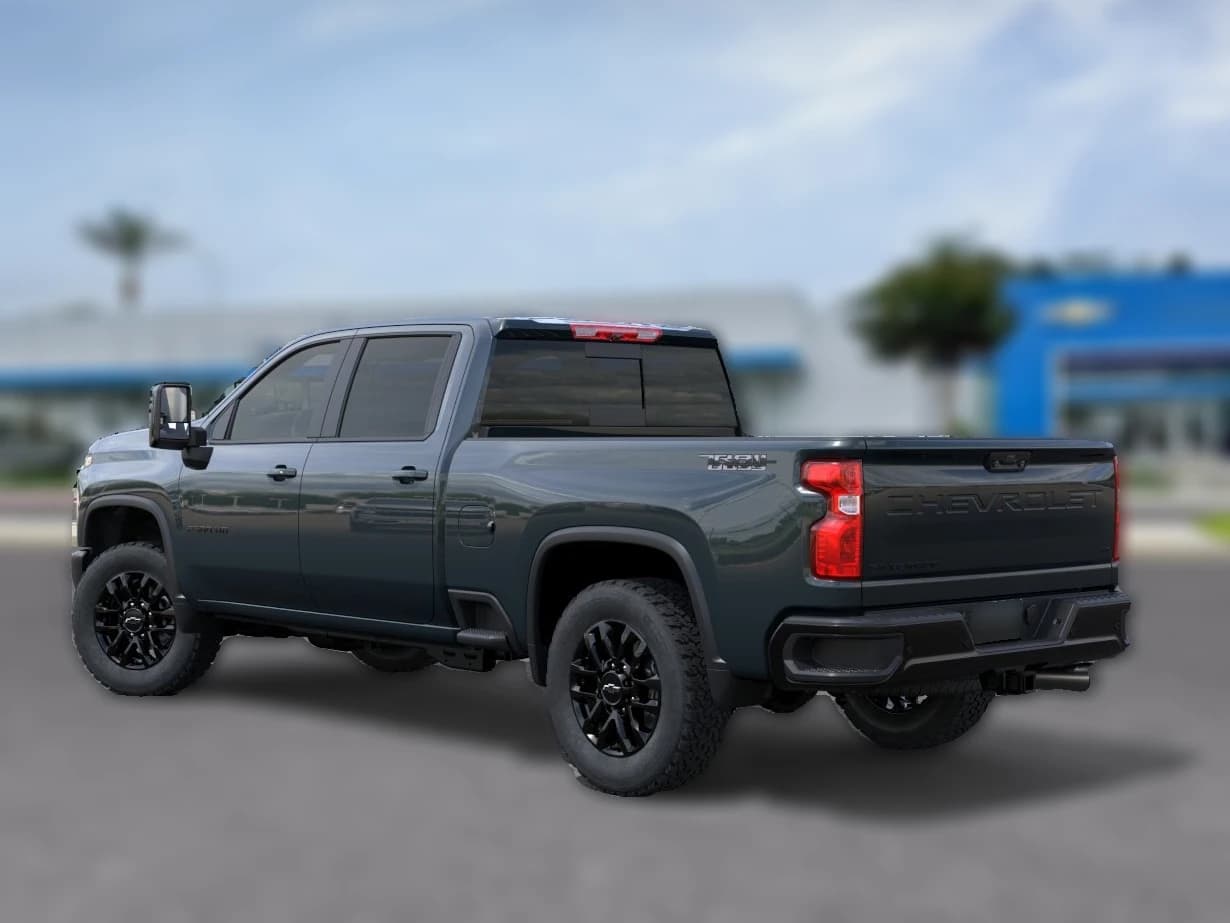 Chevrolet Silverado 2500HD LT 4WD Crew Cab 159" 2026 — side view