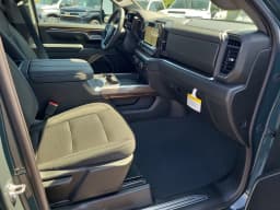 Chevrolet Silverado 2500HD LT 4WD Crew Cab 159" 2026 — side view