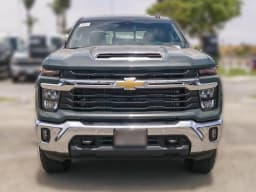 Chevrolet Silverado 2500HD LT 4WD Crew Cab 159" 2026 — side view