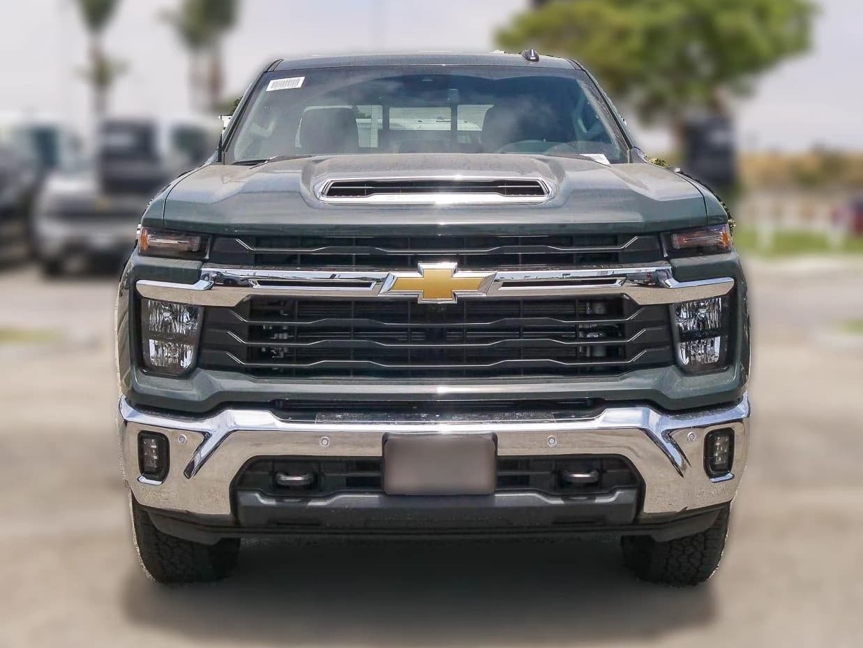 Chevrolet Silverado 2500HD LT 4WD Crew Cab 159" 2026 — side view