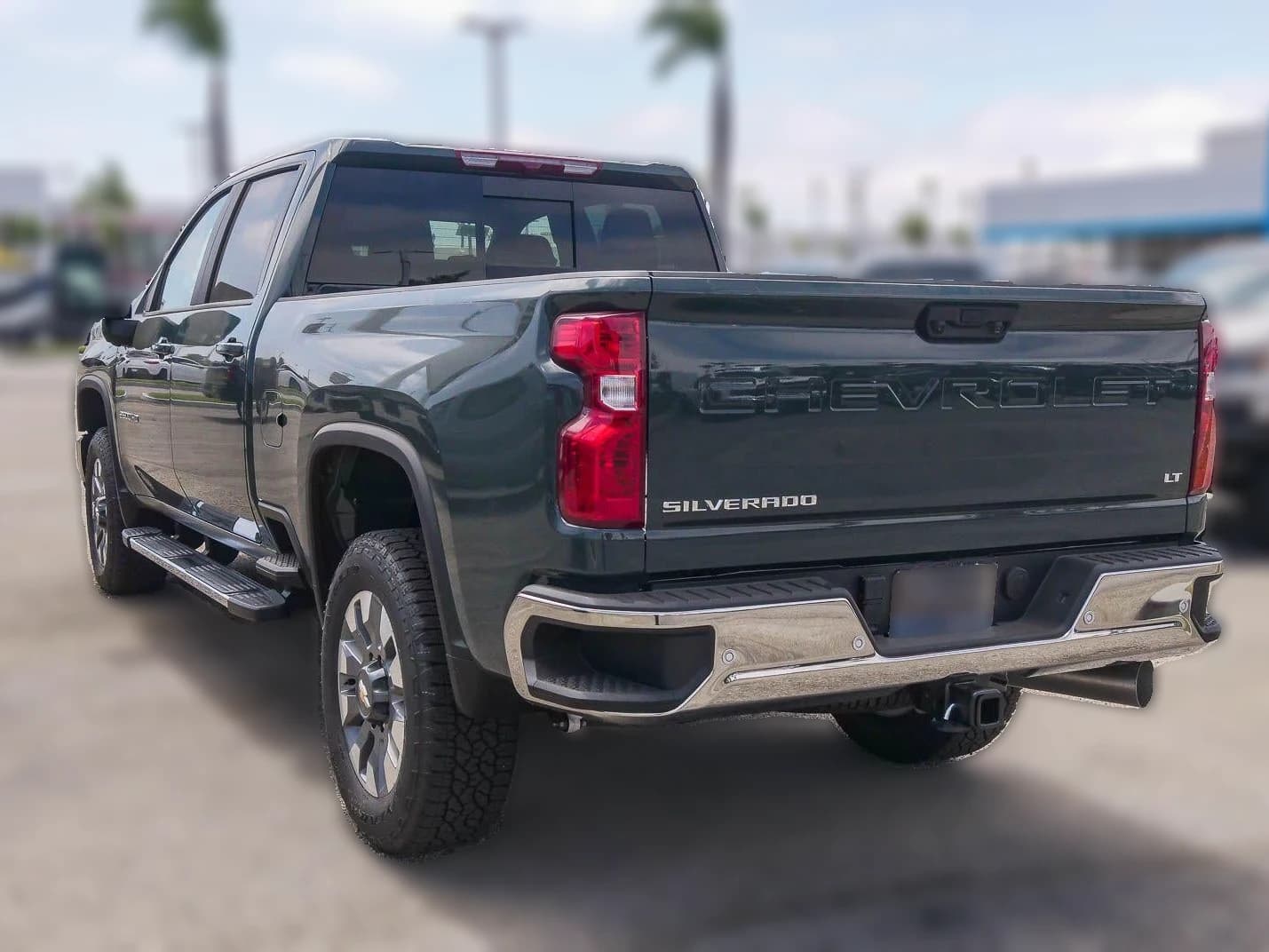 Chevrolet Silverado 2500HD LT 4WD Crew Cab 159" 2026 — side view