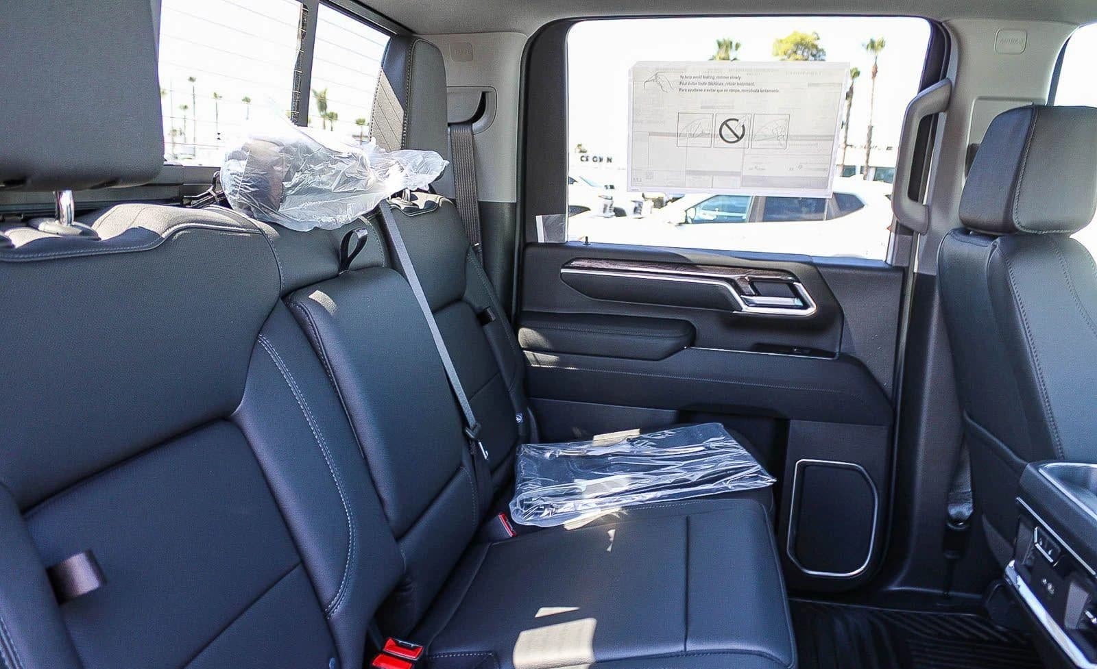 Chevrolet Silverado 2500HD LTZ 4WD Crew Cab 159" 2026 — side view