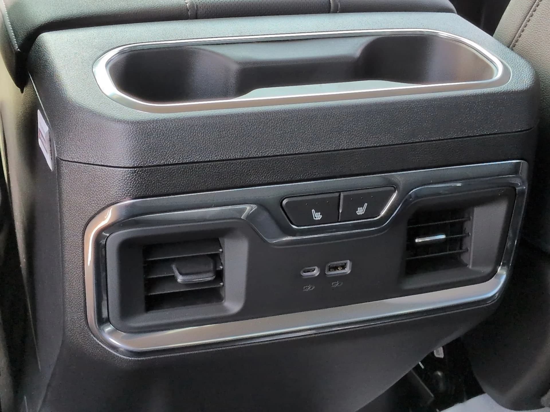 Chevrolet Silverado 2500HD LTZ 4WD Crew Cab 159" 2026 — side view