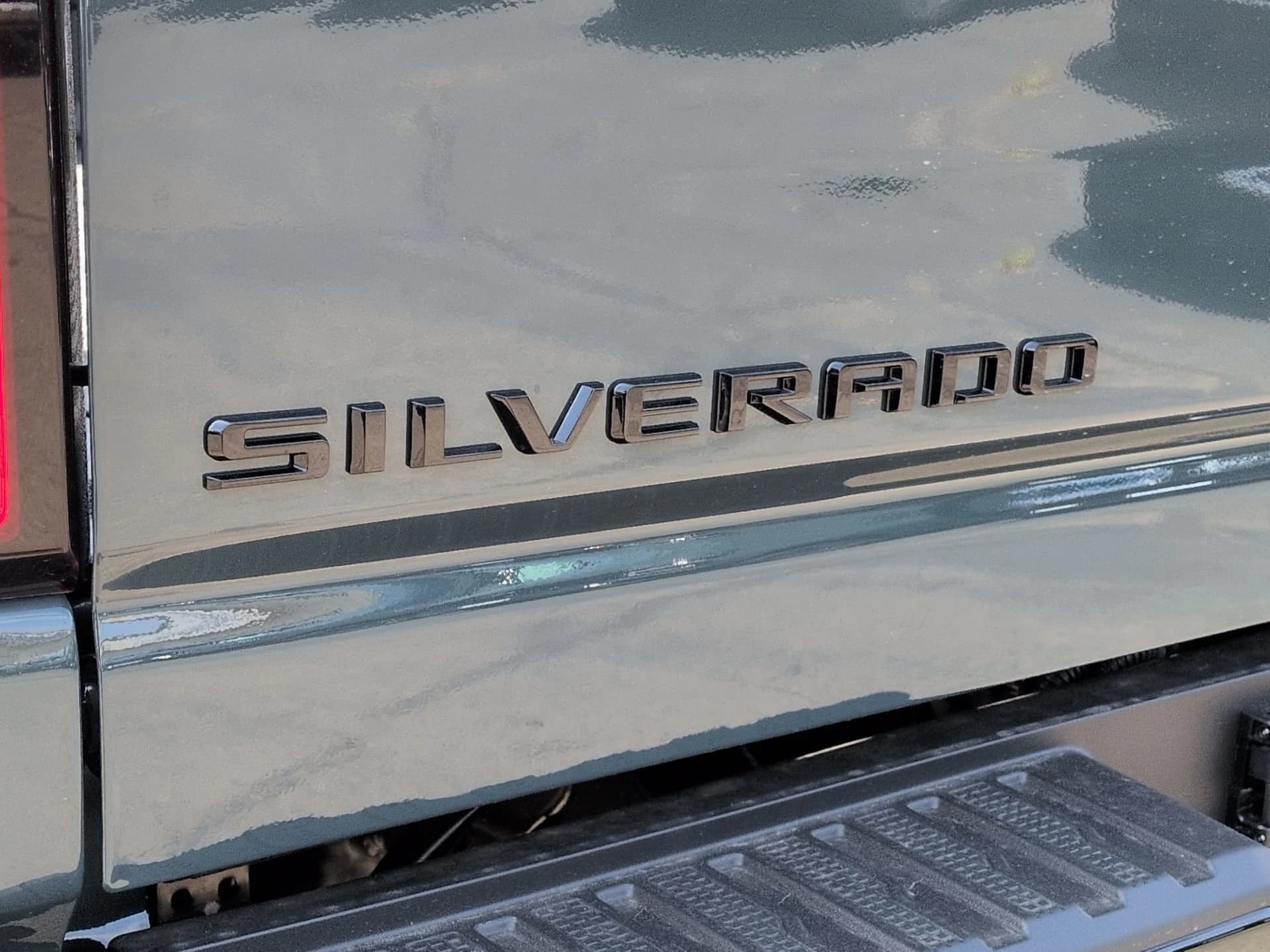 Chevrolet Silverado 2500HD LTZ 4WD Crew Cab 159" 2026 — side view
