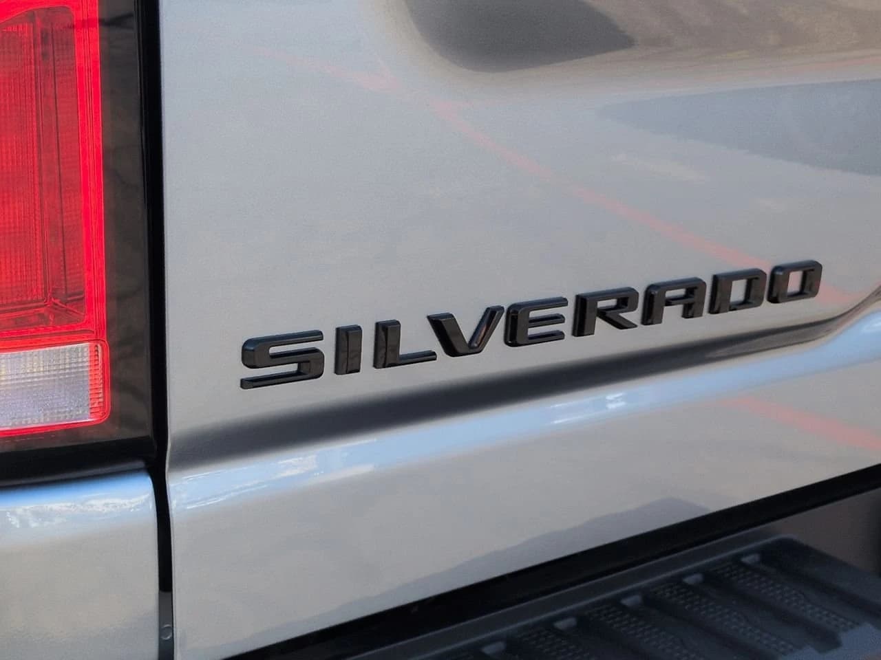 Chevrolet Silverado 2500HD LTZ 4WD Crew Cab 159" 2026 — side view