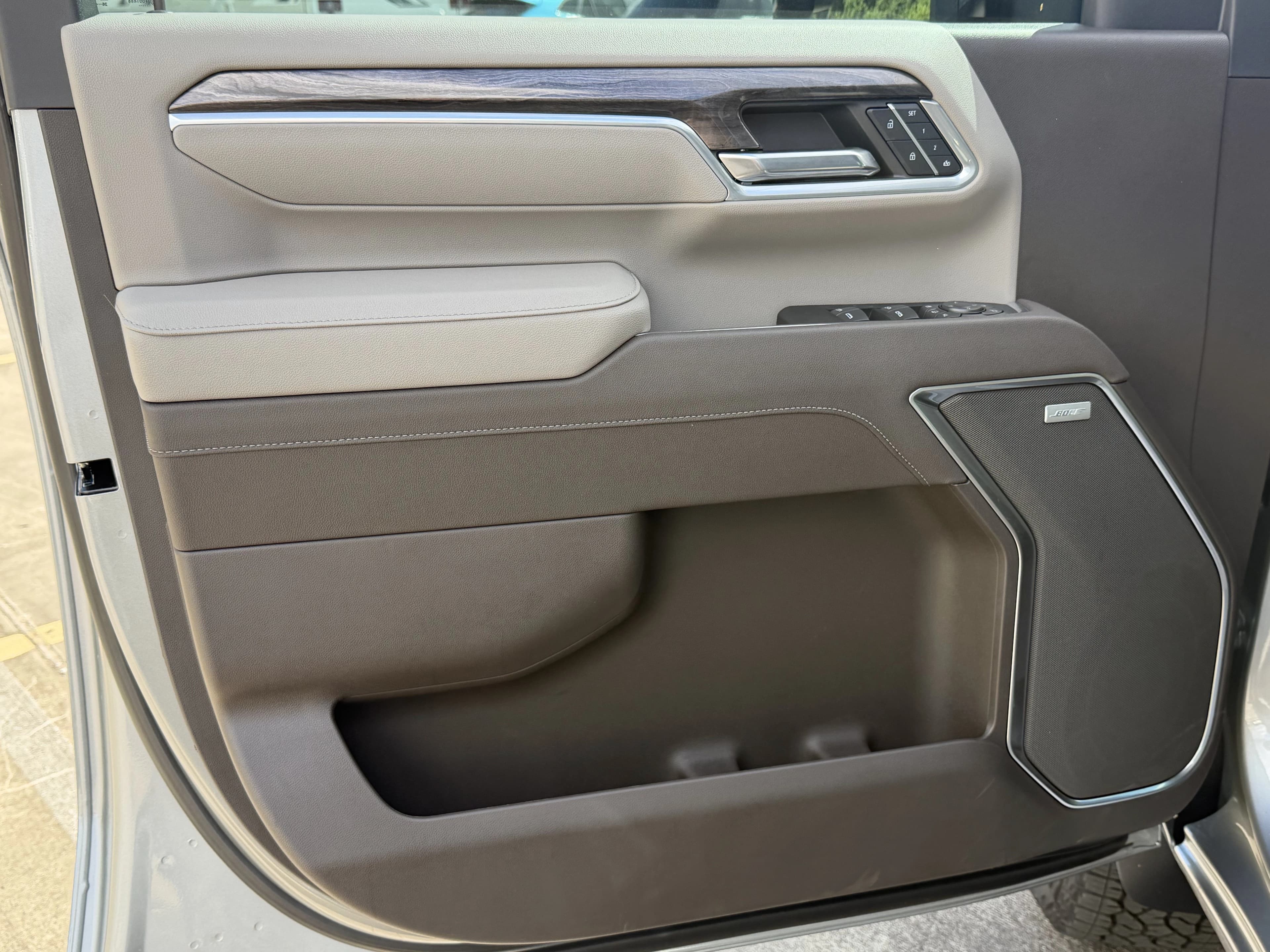 Chevrolet Silverado 2500HD LTZ 4WD Crew Cab 159" 2026 — side view