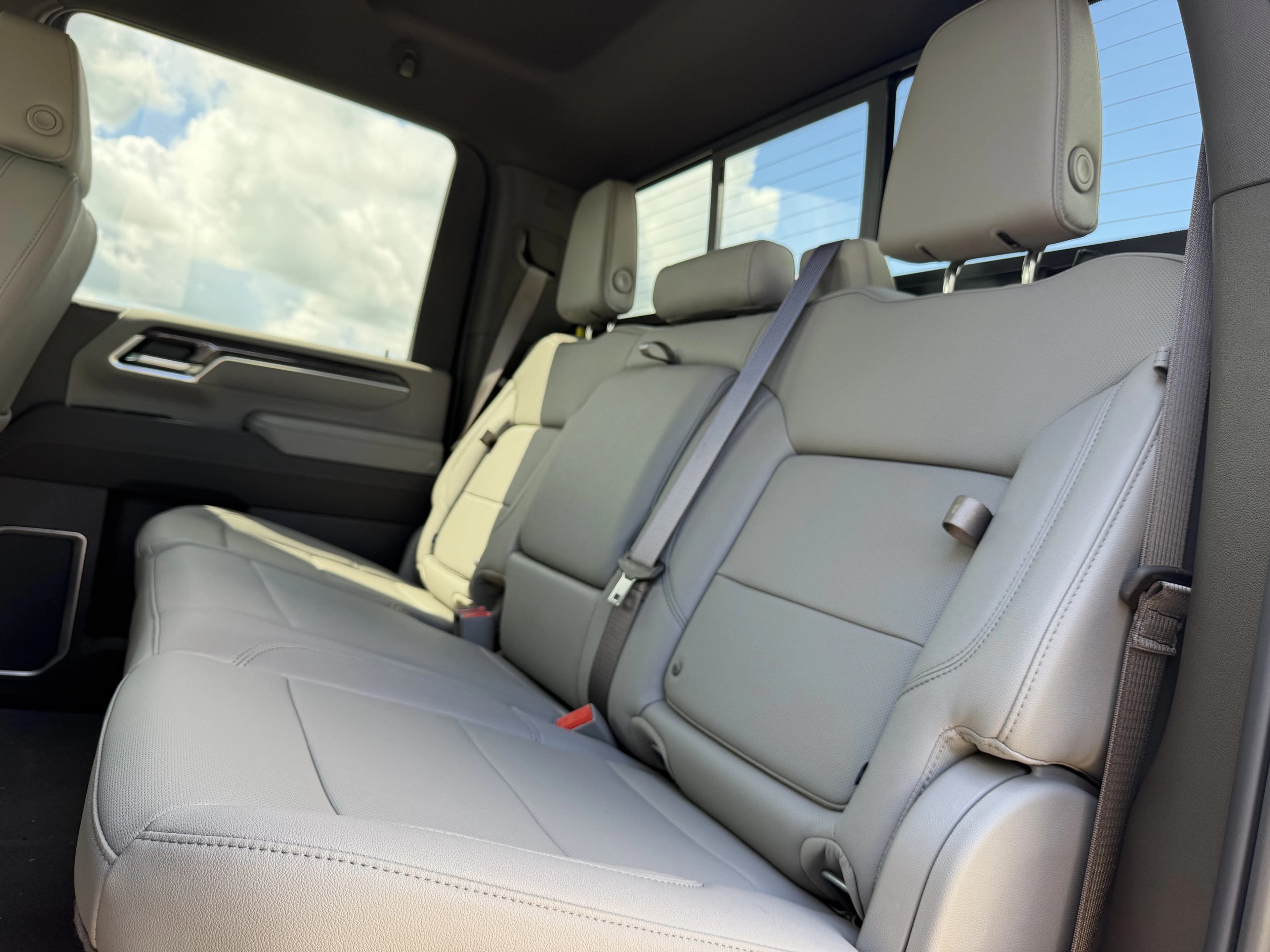 Chevrolet Silverado 2500HD LTZ 4WD Crew Cab 159" 2026 — side view