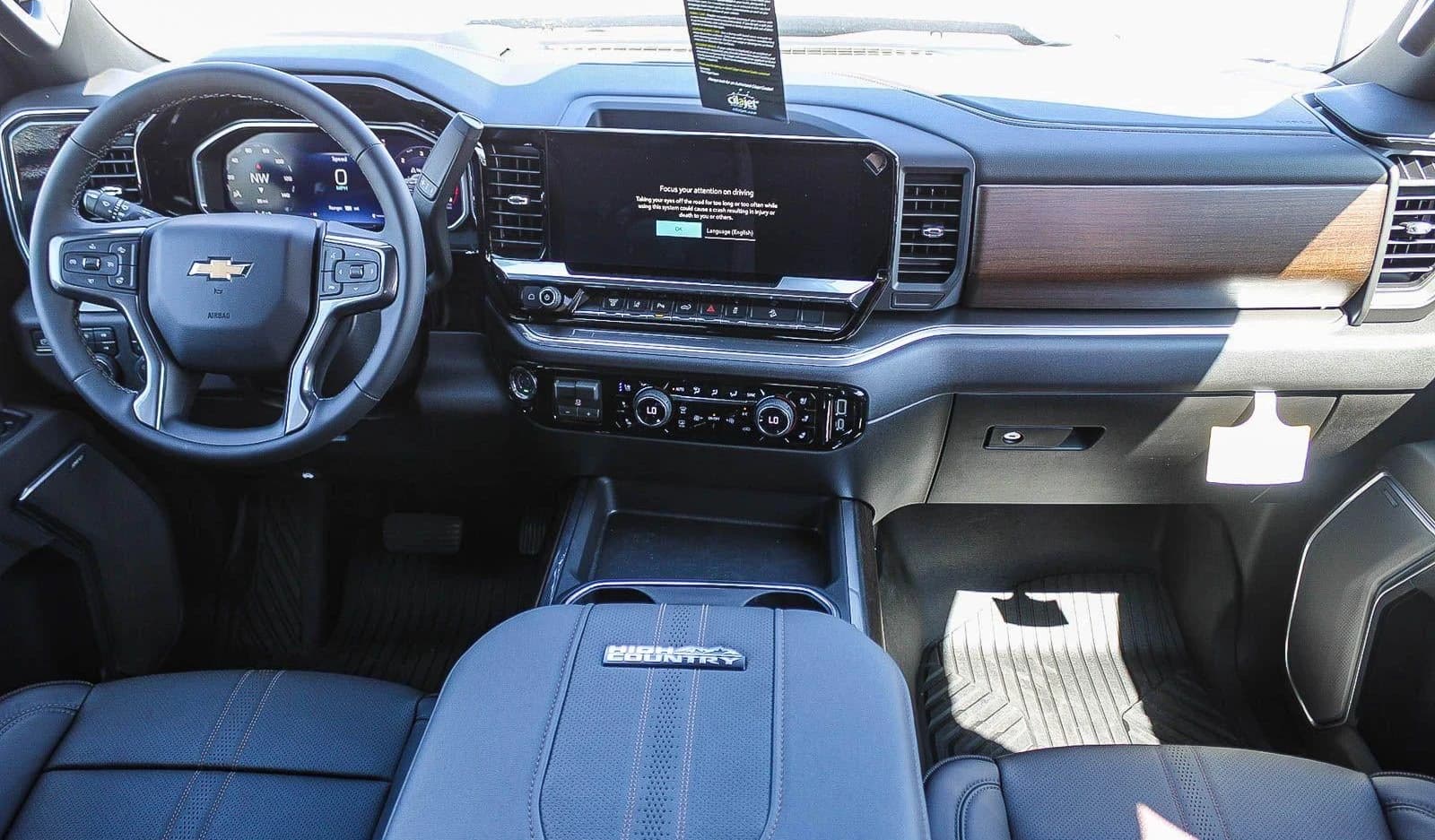 Chevrolet Silverado 2500HD High Country 4WD Crew Cab 159" 2026 — side view