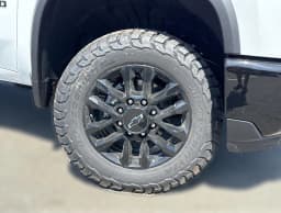 Chevrolet Silverado 3500HD LT 4WD Crew Cab 159" 2026 — side view