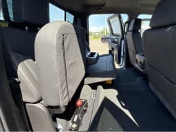 Chevrolet Silverado 3500HD LT 4WD Crew Cab 159" 2026 — side view