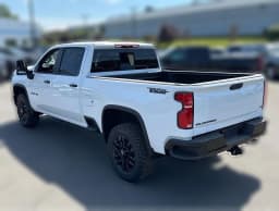 Chevrolet Silverado 3500HD LT 4WD Crew Cab 159" 2026 — side view