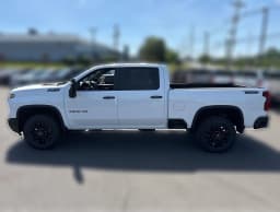 Chevrolet Silverado 3500HD LT 4WD Crew Cab 159" 2026 — side view