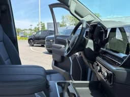 Chevrolet Silverado 3500HD LT 4WD Crew Cab 159" 2026 — side view