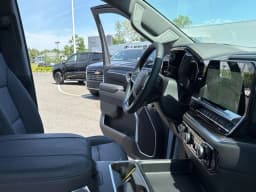 Chevrolet Silverado 3500HD LT 4WD Crew Cab 159" 2026 — side view