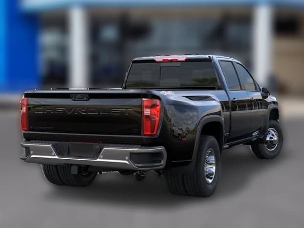 Chevrolet Silverado 3500HD LT 4WD Crew Cab 172" 2026 — side view