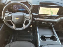 Chevrolet Silverado 3500HD LT 4WD Crew Cab 172" 2026 — side view