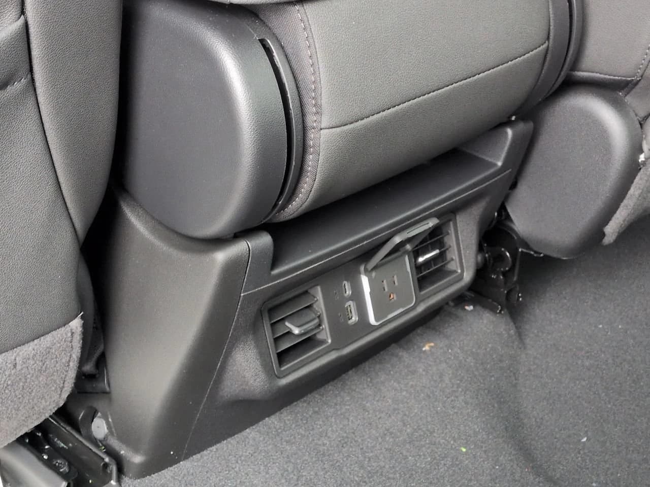 Chevrolet Silverado 3500HD LT 4WD Crew Cab 159" 2026 — side view