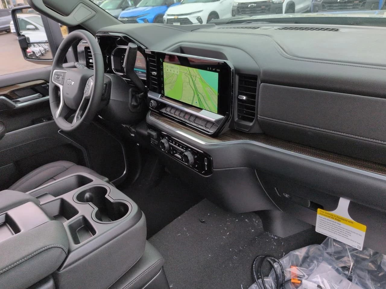 Chevrolet Silverado 3500HD LT 4WD Crew Cab 159" 2026 — side view