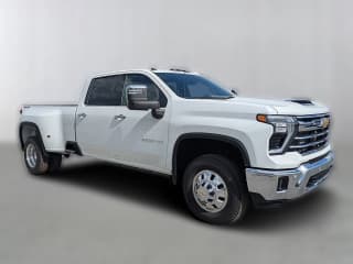 Chevrolet Silverado 3500HD LTZ 4WD Crew Cab 172"