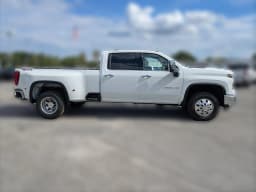 Chevrolet Silverado 3500HD LTZ 4WD Crew Cab 172" 2026 — side view