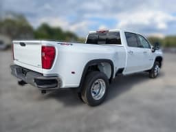 Chevrolet Silverado 3500HD LTZ 4WD Crew Cab 172" 2026 — side view