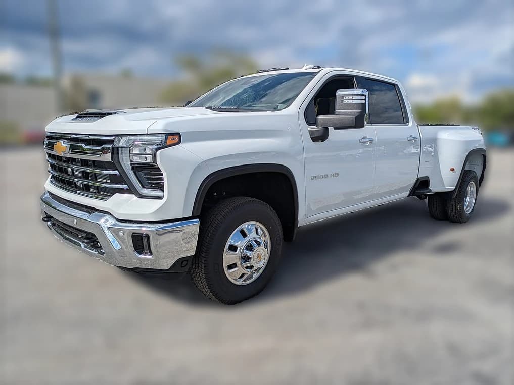 Chevrolet Silverado 3500HD LTZ 4WD Crew Cab 172" 2026 — side view