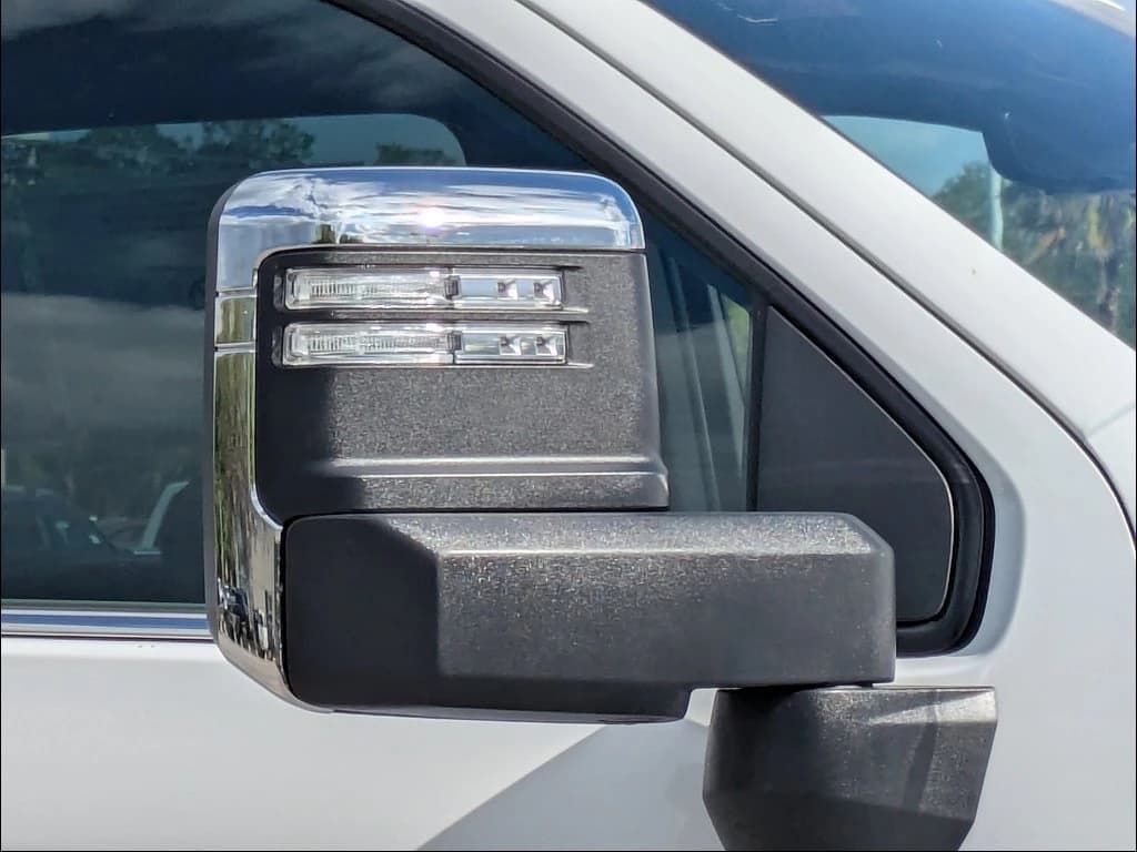 Chevrolet Silverado 3500HD LTZ 4WD Crew Cab 172" 2026 — side view
