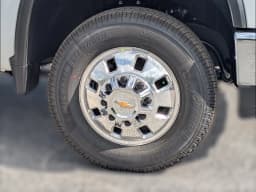 Chevrolet Silverado 3500HD LTZ 4WD Crew Cab 172" 2026 — side view