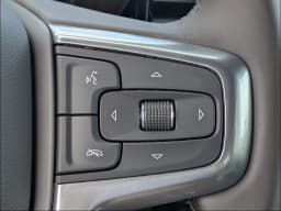 Chevrolet Silverado 3500HD LTZ 4WD Crew Cab 172" 2026 — side view