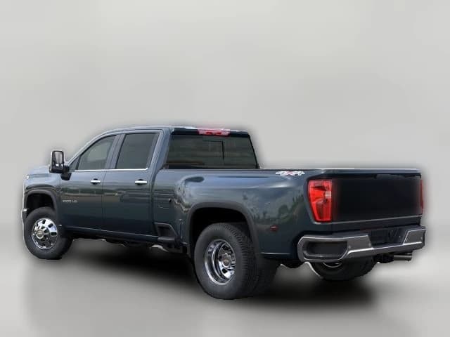 Chevrolet Silverado 3500HD LTZ 4WD Crew Cab 172" 2026 — side view