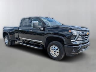 Chevrolet Silverado 3500HD High Country 4WD Crew Cab 172"