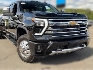 Chevrolet Silverado 3500HD High Country 4WD Crew Cab 172"