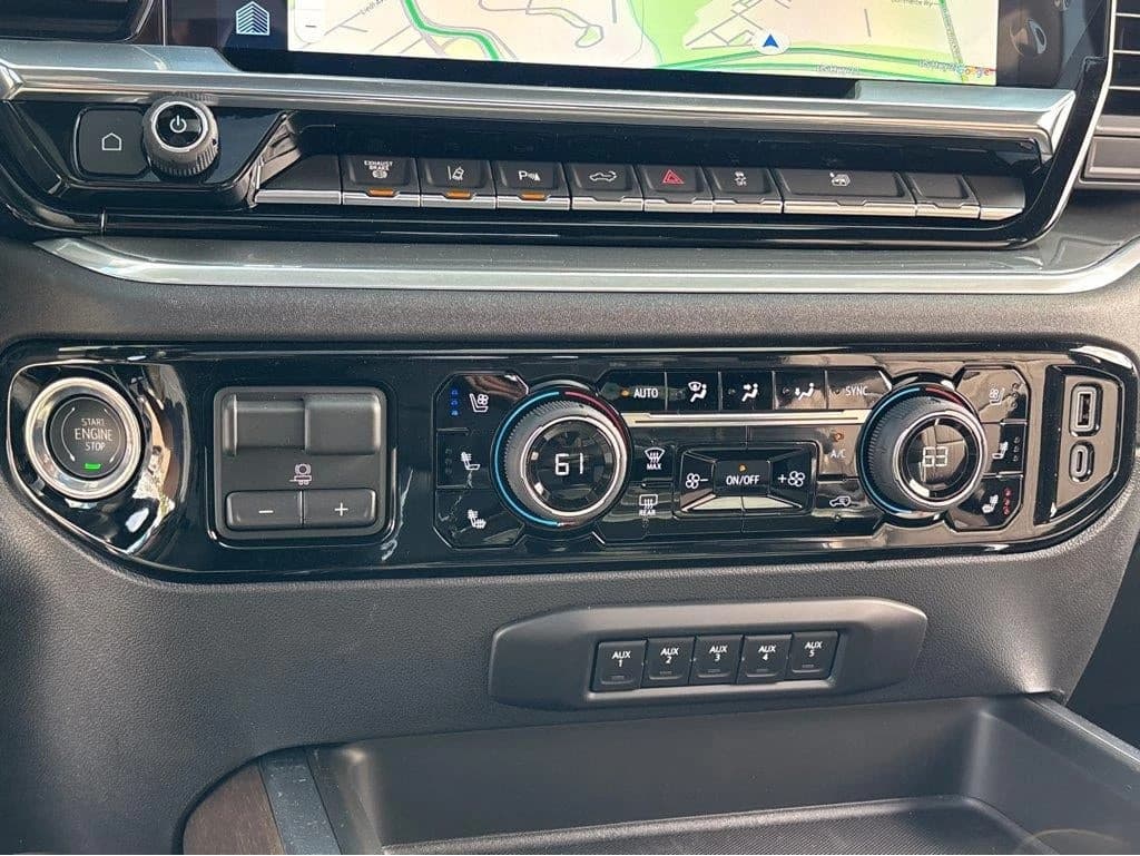 Chevrolet Silverado 3500HD High Country 4WD Crew Cab 172" 2026 — side view