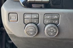 Chevrolet Silverado 3500HD High Country 4WD Crew Cab 172" 2026 — side view