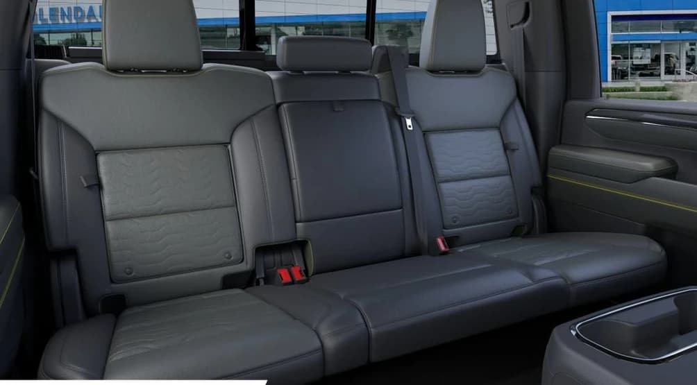 Chevrolet Silverado 2500HD ZR2 4WD Crew Cab 159" 2026 — side view