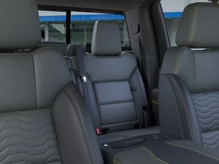 Chevrolet Silverado 2500HD ZR2 4WD Crew Cab 159" 2026 — side view