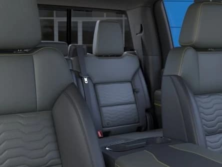 Chevrolet Silverado 2500HD ZR2 4WD Crew Cab 159" 2026 — side view