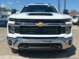 Chevrolet Silverado 3500HD LT 4WD Double Cab 162" 2026 — side view