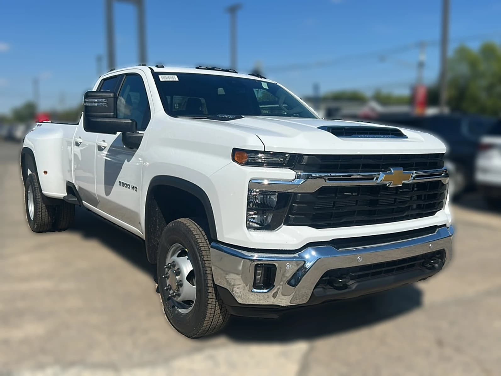 Chevrolet Silverado 3500HD LT 4WD Double Cab 162" 2026 — side view