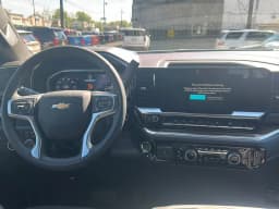 Chevrolet Silverado 3500HD LT 4WD Double Cab 162" 2026 — side view