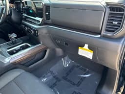 Chevrolet Silverado 1500 LT 2WD Crew Cab 147" 2026 — side view