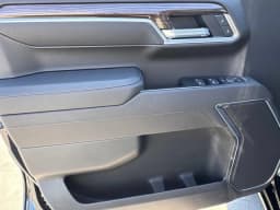 Chevrolet Silverado 1500 LT 2WD Crew Cab 147" 2026 — side view