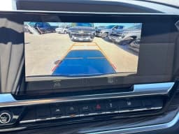 Chevrolet Silverado 1500 LT 2WD Crew Cab 147" 2026 — side view
