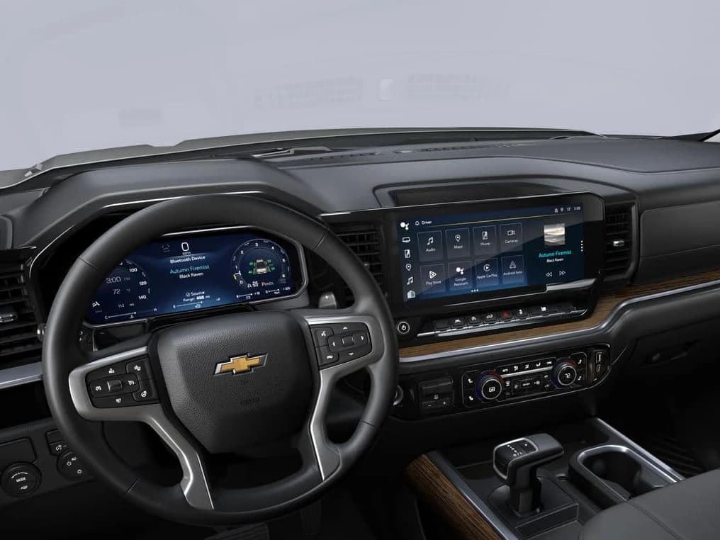 Chevrolet Silverado 1500 LT 2WD Crew Cab 147" 2026 — side view