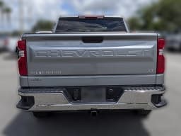 Chevrolet Silverado 1500 LT 2WD Crew Cab 147" 2026 — side view