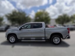 Chevrolet Silverado 1500 LT 2WD Crew Cab 147" 2026 — side view