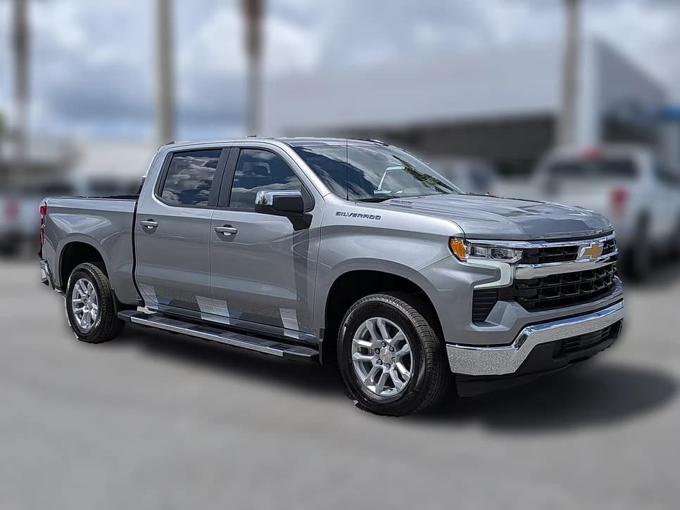 Chevrolet Silverado 1500 LT 2WD Crew Cab 147" 2026 — side view