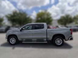 Chevrolet Silverado 1500 LT 2WD Crew Cab 147" 2026 — side view